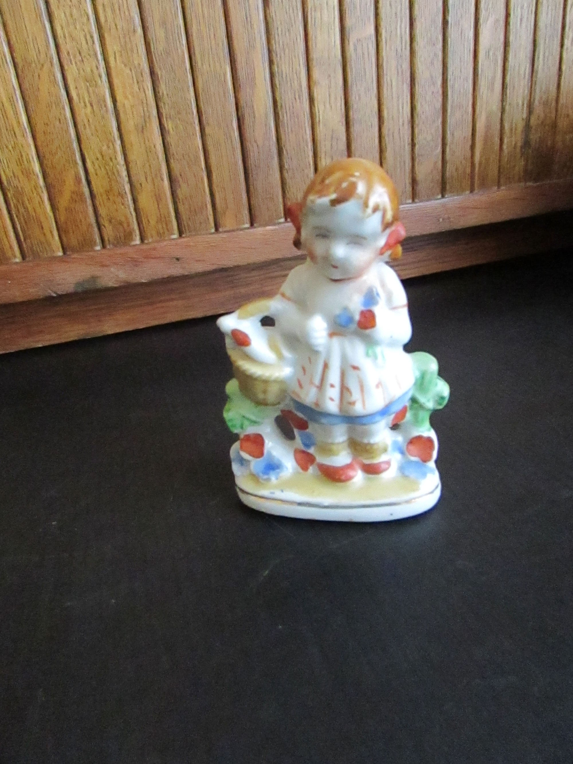 置物 Have You Seen Her Girl With Flower Basket & Bouquet Figurine – Small Vintage