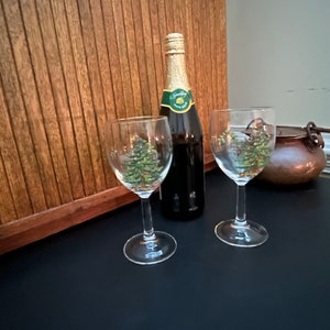 Spode Christmas Tree Wine Glass– Set of 2 Christmas Wine Glasses- Christmas Tree w/ Santa Topper 10oz Glasses -Vintage Christmas Glassware