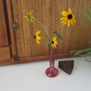 Tall Ruffled Cranberry Bud Vase – Tall Swirling Cranberry Red Glass Neck with Clear Glass Ruffle