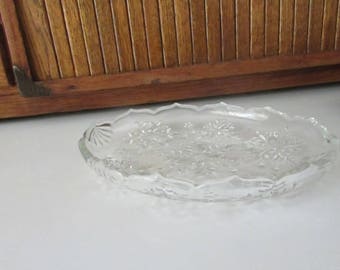 Snowflake 9” Glass Sweet Dish -  Holiday Snowflakes Small Oval Serving Dish – Vintage Mikasa Snowflake Dishes