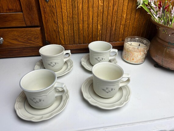 Pfaltzgraff Heirloom Cup & Saucer Set - Set of 4 - White and Gray