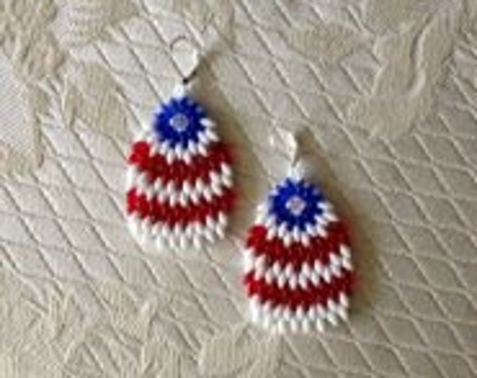 Eye Feather Beaded Earrings