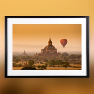 Paseo en globo sobre los templos de Bagan al amanecer - Póster impreso en papel