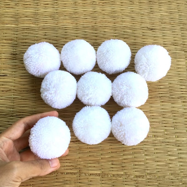 Pompón de hilo blanco: Artículos de decoración bohemios para fiestas de 5 cm