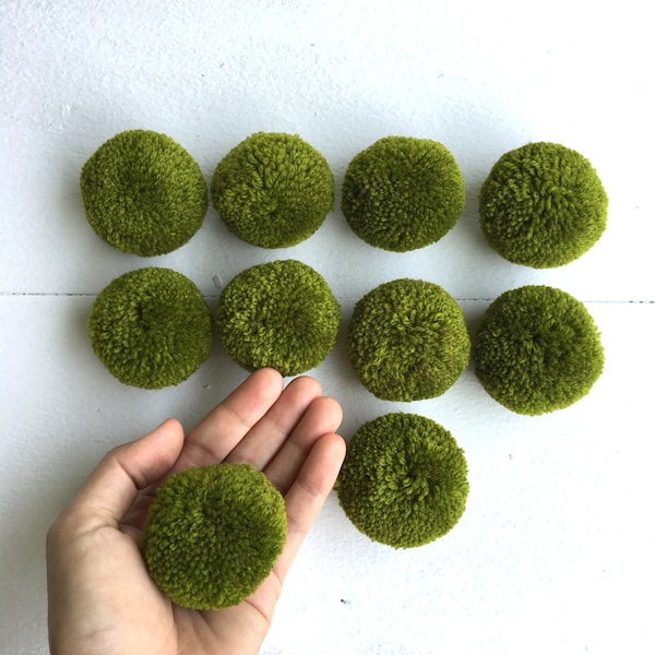 Pompón de hilo verde oliva: Artículos de decoración bohemia de 5 cm