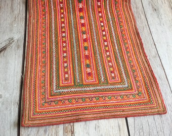Vintage Hmong Stoff Hill Tribe, Handbestickt Tribal Textil, Tribal Wandbehang