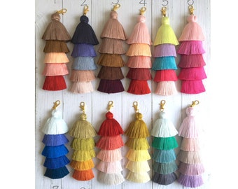 Ciondolo con nappa a strati, pompon colorati, decorazione per borsa (9,5")