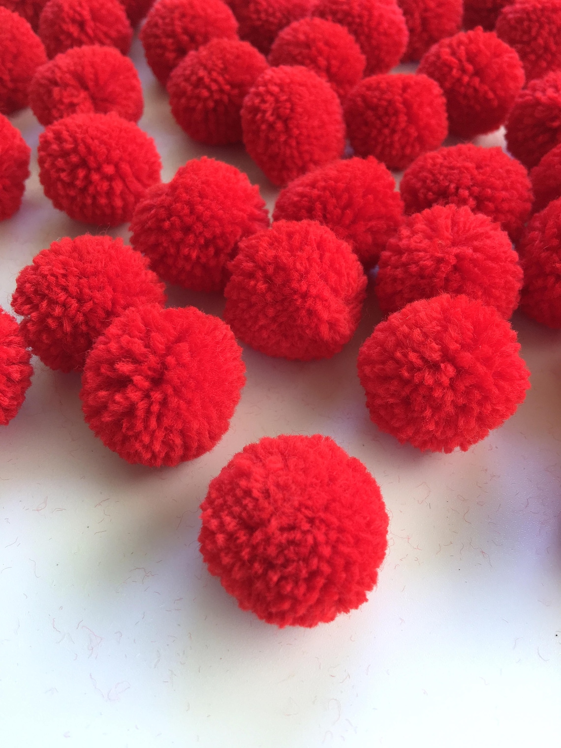 Red Yarn Pom Poms 1 Inch Decorative Ball Jewelry Making Etsy UK