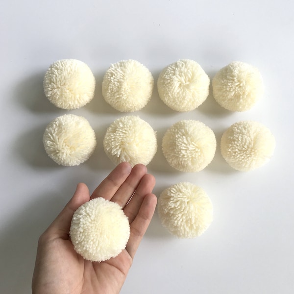 Pompones de hilo color crema: decoración bohemia de 5 cm, juego de 10