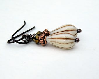 Rustic Ivory White Earrings with Niobium and Copper