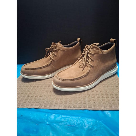 Cole Haan Mens Grand Motion Wedge Chukka Boots Tan Leather  display picture 1
