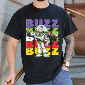 Camiseta de Buzz Lightyear, Camiseta de Toy Story de Disney, Camiseta de Buzz de Toy Story, Camiseta de Disney Friends, Camiseta "Hasta el infinito y más allá" AYCF11 imagen 15