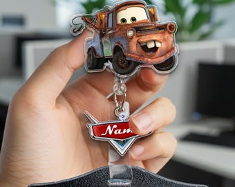 Porta credencial retráctil de Cars, Rayo McQueen, Luigi, Doc Hudson y Sally, con clip holográfico, ideal para enfermeras (SBRL2C07-1).