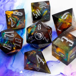 Cascata Cósmica - Dados Galaxy / Nebulosa / Conjunto de Dados Completo / Conjunto de Dados Dnd / Dados de Borda Afiada / Feito à Mão / Resina /