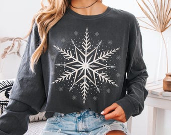 Snowflake Winter Christmas Sweatshirt, Snowflake Sweater, Ski lover sweatshirt, Après  Ski Sweatshirt