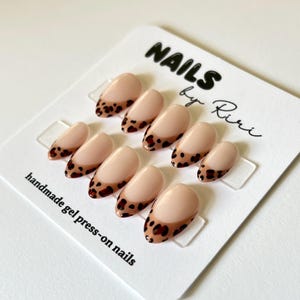 Set di unghie con punta francese leopardata / Stampa leopardata / Punta francese / Animale / Fatto a mano / Unghie finte / Unghie in gel riutilizzabili