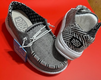 Beautiful  Hand Beaded Hey Dudes Kids 13