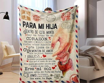 1 unidad. Papá le regala a su hija una manta de franela española, suave, informal y cálida.