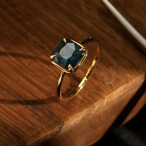 Teal Color Sapphire Ring, 18k Solid Gold Ring, Unique Engagement Ring, Minimalist Sapphire Ring, Daily Jewelry, Women Natural Sapphire Ring