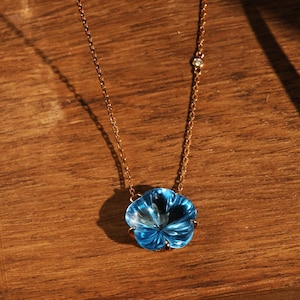 Natural Topaz Necklace,18k Solid Gold Necklace, Flower shaped Swiss Blue Topaz ,Women Topaz Necklace, Anniversary Gift ,Gift For Her