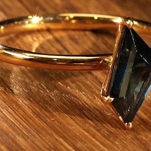 Simple Sapphire Ring, 18k Solid Gold Ring, Engagement Ring, Peculiar Shaped Sapphire, Women Sapphire Ring, Vintage Gold Band, Gift For Her