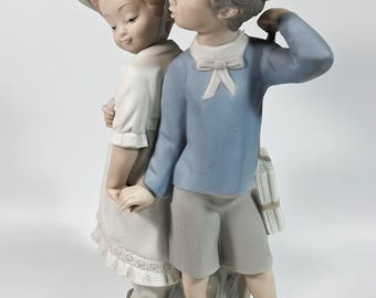 Vtg. Lladró Boy & Girl Holding Hands Matte Porcelain Figurine Puppy Love #4295