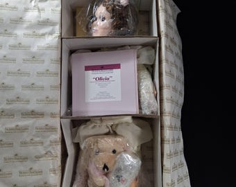 NIB Ashton-Drake Olivia Doll from the Victorian Lace Collection #4140