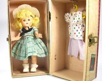Muñeca Mindy vintage de los años 50 con ropa y baúl (n.° 3398), envío gratis.