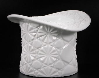 Vintage Fenton Milk Glass Daisy Button Top Hat #3137 Free Shipping