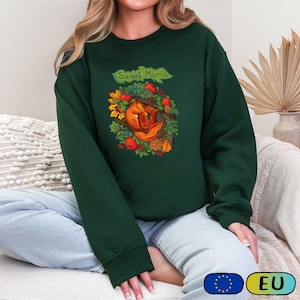 Sweet Mama, unisex grafisk tröja, design med två gosande ekorrar i färgglatt bo, present till mamma