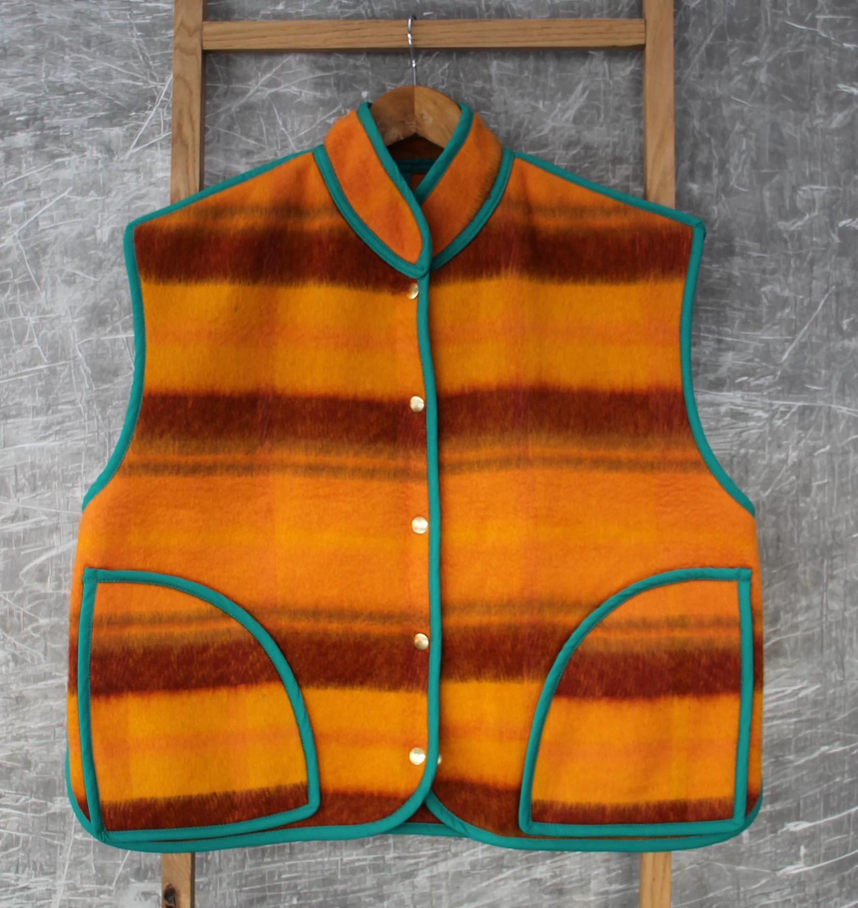 Blanket vest jacket size M L,upcycled blanket coat jacket,woollen blanket,upcycled coats women,woolen coat plaid,dutch blanket coat,handmade