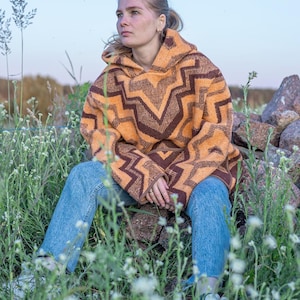 Wool Blanket Hoodie Size L , Upcycled Vintage Jacket with Hood Oversized, Warm Winter, brown wool jacket with hood,wool poncho,wool poncho.