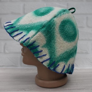 Green wool sauna hat, handmade vintage blanket banya hat, thick felted steam bath hat with loop, upcycled sauna gift,flower felt hat.Баня.