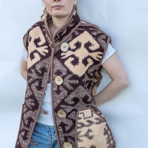 Vintage Wool Blanket Vest L,Upcycled Boho Folk Sleeveless Jacket,Rustic Brown Pattern, Cozy Cottagecore,reworked fleece vest,handmade vests.