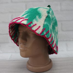 Green wool sauna hat, handmade vintage blanket banya hat, thick felted steam bath hat with loop, upcycled sauna gift,flower felt hat.Баня.