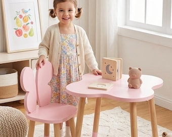 ピンクの子供用テーブルと椅子のセット、蝶とクローバーの椅子、ピンクの木製幼児用家具セット、2歳から7歳のお子様向けモンテッソーリ式アクティビティテーブル