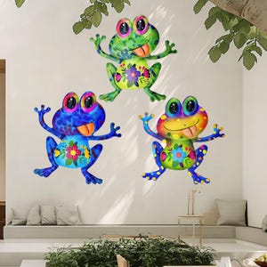Colorful Metal Frog Garden Statue – Weatherproof Yard Ornament – Outdoor Iron Frog Art Decor for Lawn, Patio or Porch