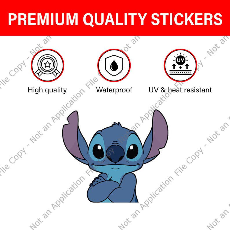 Może przedstawiać: Niebieska naklejka z postacią z kresk&oacute;wki z napisem "PREMIUM QUALITY STICKERS". Naklejka przedstawia postać ze skrzyżowanymi ramionami oraz ikonami wskazującymi na wysoką jakość, wodoodporność i odporność na promieniowanie UV i ciepło.