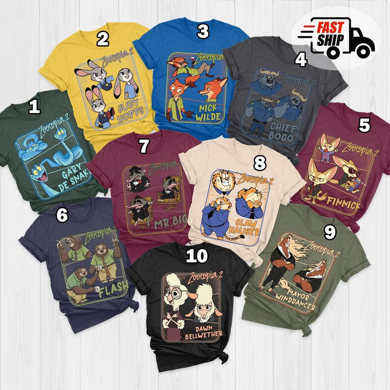 Pode incluir: Uma cole&ccedil;&atilde;o de dez camisetas gr&aacute;ficas Zootopia 2 em v&aacute;rias cores, incluindo verde, amarelo, azul, cinza, bord&ocirc;, bege, marinho, preto e azeitona. Cada camisa apresenta diferentes personagens e texto do filme de anima&ccedil;&atilde;o.