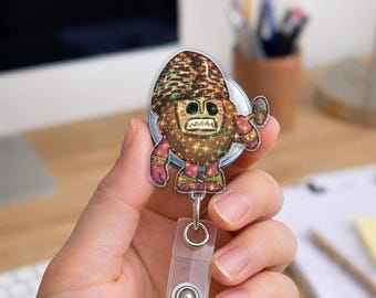 Moana Kakamora Badge Reel, Disney Acrylic ID Holder, Funny Coconut Pirate Hologram Reel, Cute Disney Nurse Gift for Coworker C2CV15-4