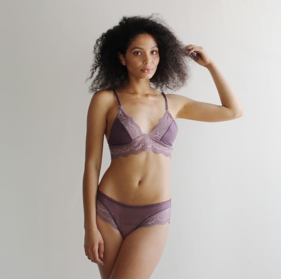 Floral Sheer Underwired Bra And Panty Set – Free From Label