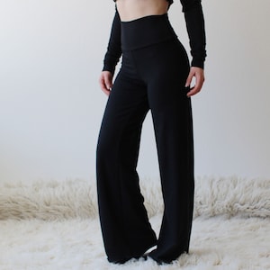 Wide leg pants with a high waist in Tencel and Organic Cotton Stretch French Terry,