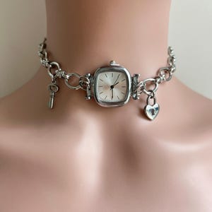 Punk Silber Uhr Choker Halskette, Y2K Herz Charm Uhr Halskette, Grunge Silber Kette Choker, Charm Watch Schmuck, Unisex Uhr Choker Geschenk