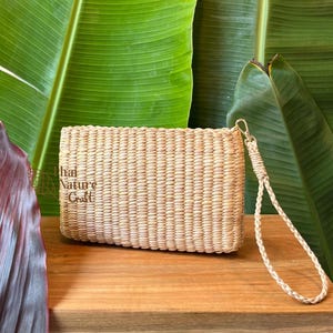 Clutch bag summer style - handmade straw woman purse - natural woven handbag the perfect gift for her from Thai NatureCraft, Thailand