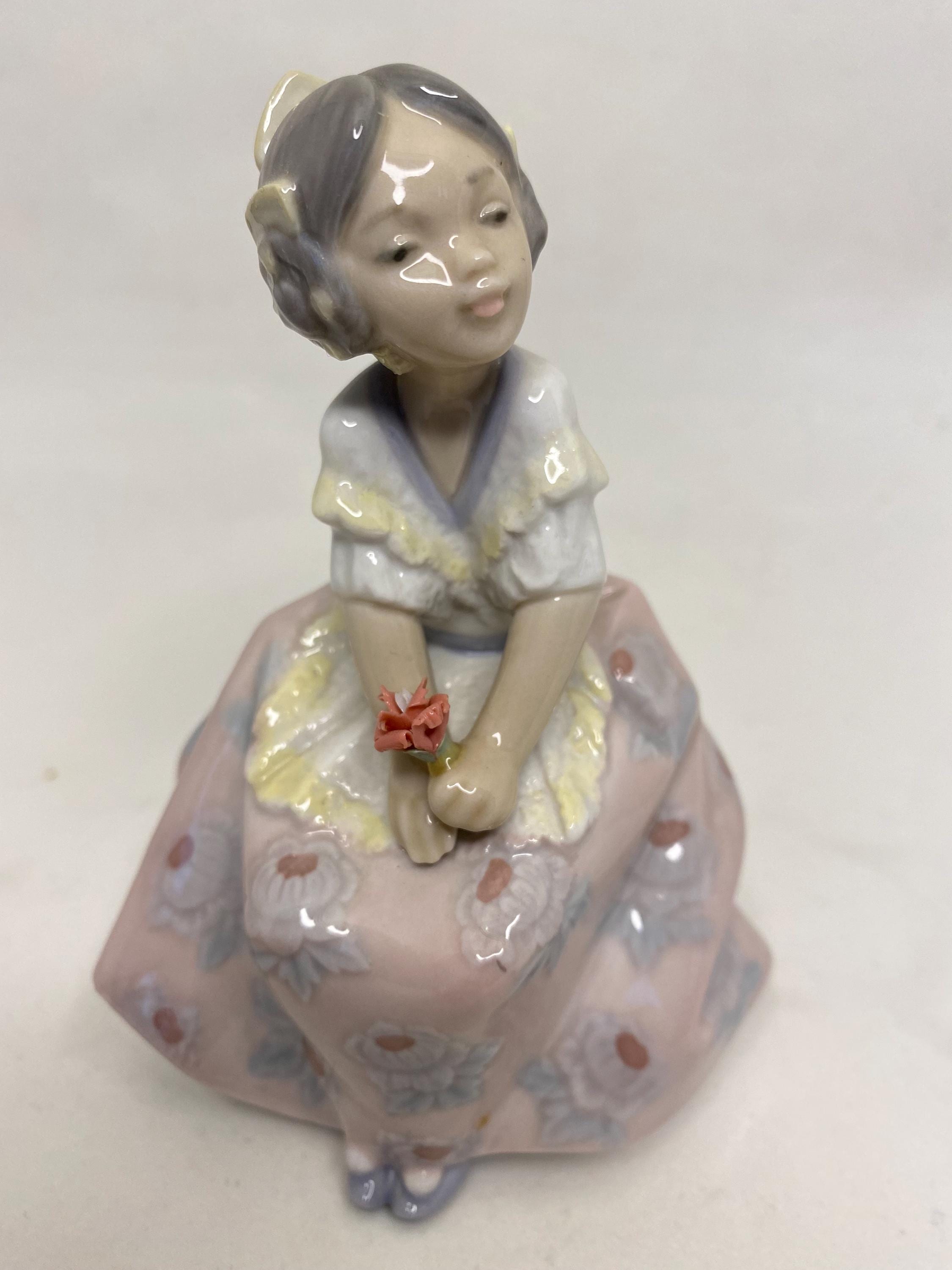 LLADRO　5727　絶版 Lladro Rare Lolita Spanish Girl Seated With Rose No 5372 (1986