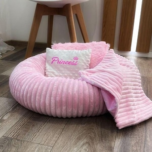 Luxury Pet Bed for Small Dogs & Cats – Princess Plush Bed, Pink Dog Bed, Cozy Soft Round Dog or Cat Bed with Pillows