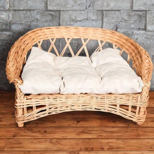 Handmade Wicker Pet Bed for Small Dogs & Cats – Natural Rattan  Basket with Soft Cushion – Eco-Friendly Lightweight Pet Furniture