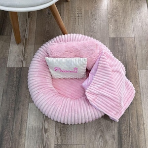 Luxury Pet Bed for Small Dogs & Cats – Princess Plush Bed, Pink Dog Bed, Cozy Soft Round Dog or Cat Bed with Pillows