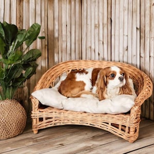 Handmade Wicker Pet Bed for Small Dogs & Cats – Natural Basket with Soft Cushion – Washable Cover – Eco-Friendly Lightweight Pet Furniture