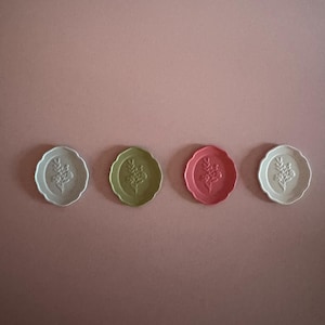 Miniature Metal Plates and Cutlery set of 6, 1:12 Scale